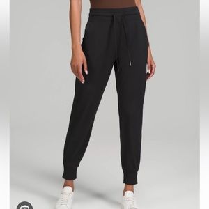 Lululemon ready to rulu joggers